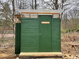 Cosy Woodland off Grid Shepherds Hut - Rowan