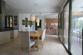 Lovely Open Plan Family Villa in Kato Katelios