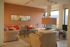 Lovely Open Plan Family Villa in Kato Katelios