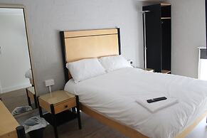 Park Hotel & Apartments