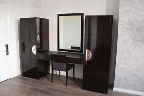 Park Hotel & Apartments