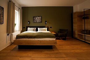 Holzfellas Hotel & Restaurant