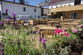 Holzfellas Hotel & Restaurant