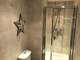 Immaculate 3-bed Apartment in Dundrum Co Down