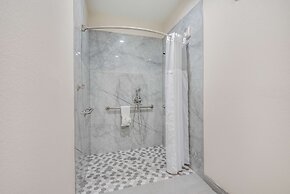 Americas Best Value Inn & Suites Houston at Hwy 6