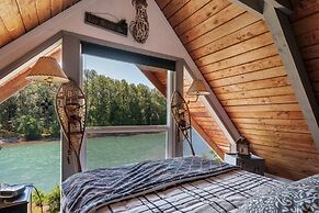 Cowlitz River Cabin