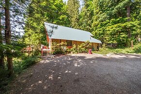 Cowlitz River Cabin
