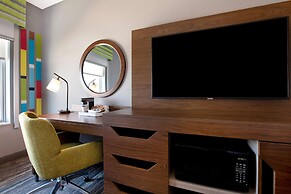 Hampton Inn & Suites Ottawa West