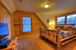 Nantahala Riverside 3 Bedroom Cabin by RedAwning