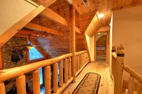 Nantahala Riverside 3 Bedroom Cabin by RedAwning