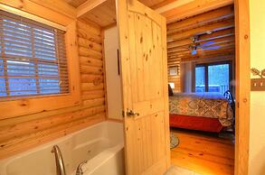 Nantahala Riverside 3 Bedroom Cabin by RedAwning