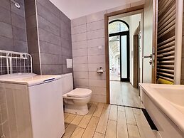 Gracia Apartment House