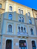 Gracia Apartment House