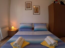 Antique Apartment With Balcony