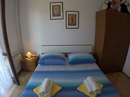 Antique Apartment With Balcony