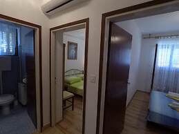 Antique Apartment With Balcony