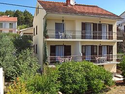 Antique Apartment With Balcony