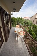 Antique Apartment With Balcony