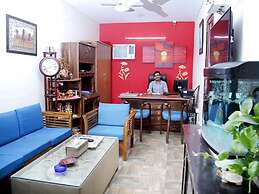Room in Guest Room - Maplewood Guest House, Neeti Bagh, New Delhiit is
