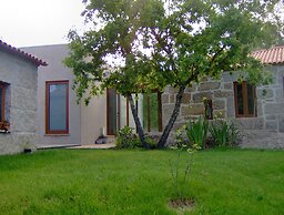 Room-paradise is Real at Vale Martinho R