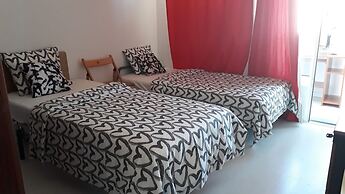 Beautiful Private Room With River View In Lisbon
