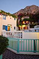 Very Spacious and Well Equipped Room Near the Sea