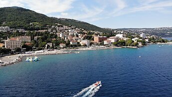 Apartment With Seaview