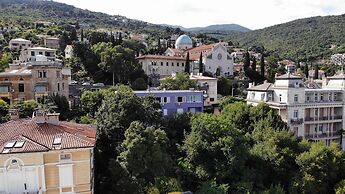 Apartment With Seaview