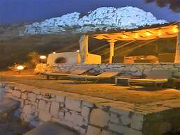 Charming Studio in Heraklion Prefecture With Private Entrance and Scen