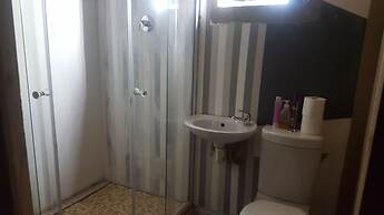 Room in House - Patzerella's Cozy Nest