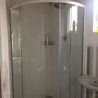 Room in House - Patzerella's Cozy Nest