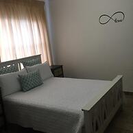 Room in House - Patzerella's Cozy Nest