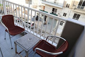 Room-very Bright Well Kept Apartment