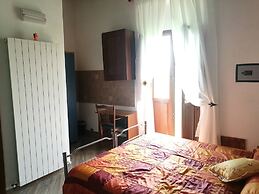 Room in Holiday House - Double / Twin Room With Balcony Pool View