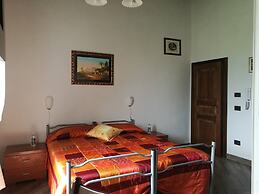 Room in Holiday House - Double Twin Room With Balcony Pool View