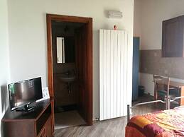 Room in Holiday House - Double Twin Room With Balcony Pool View