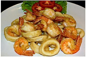 Guesthouse Belvedere - Room for 2 Near Patong Beach, Wifi and Ac