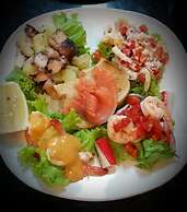 Guesthouse Belvedere - Room for 2 Near Patong Beach, Wifi and Ac