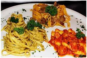 Guesthouse Belvedere - Room for 2 Near Patong Beach, Wifi and Ac