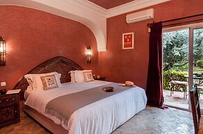 Room in B&B - Double Bedroom in a Charming Villa in the Marrakech Palm