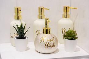 Room in Apartment - 12 Helena Luxury Serviced Apartment