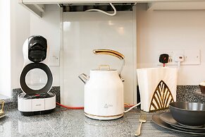 Room in Apartment - 12 Helena Luxury Serviced Apartment