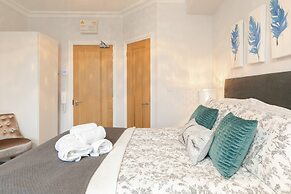 Room in Apartment - 12 Helena Luxury Serviced Apartment