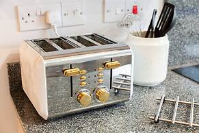 Room in Apartment - 12 Helena Luxury Serviced Apartment