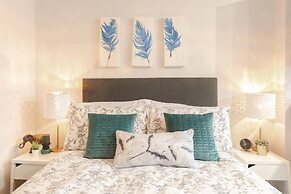 Room in Apartment - 12 Helena Luxury Serviced Apartment