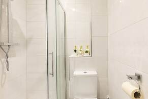 Room in Apartment - 12 Helena Luxury Serviced Apartment