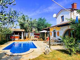 Family Rustic House With Private Pool