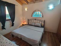 Family Rustic House With Private Pool