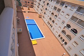 7 Mins From The Beach, Shared Pool Free Wifi