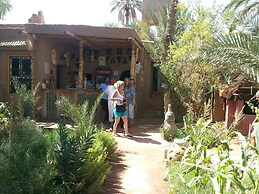 Room in Guest Room - Auberge Jnane dar Diafa se Trouve au Centre de Ta